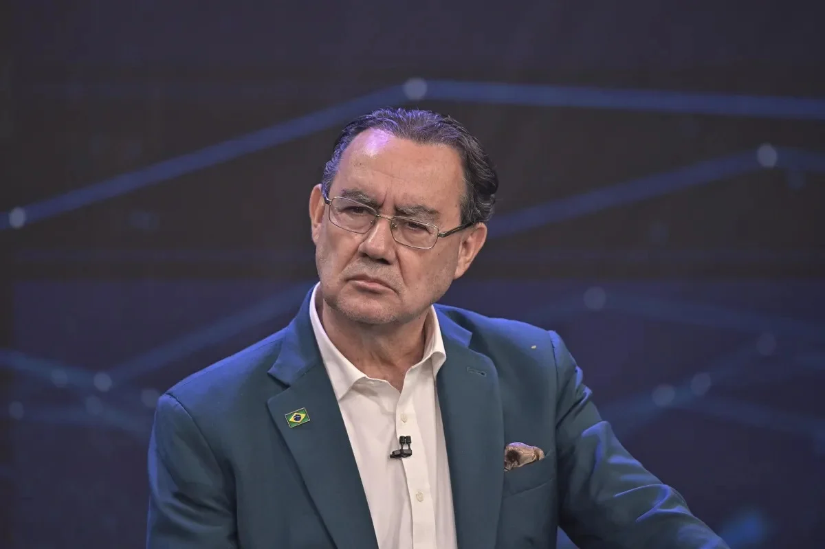 Augusto Cury admite deixar a política após críticas ao ambiente político: “doente e polarizado”