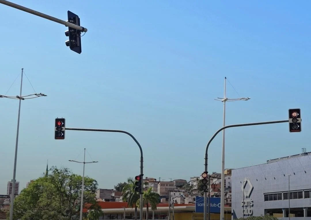 Salvador atinge a marca de mil semáforos inteligentes instalados