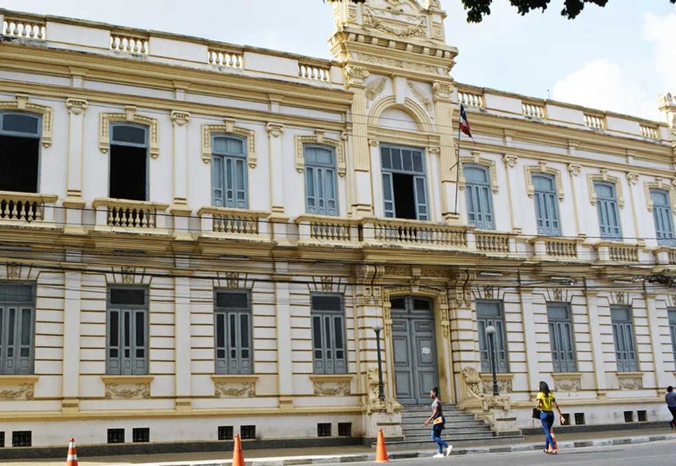 Prefeitura baiana é punida após expor dados médicos de 1,2 mil pessoas, incluindo pacientes com HIV