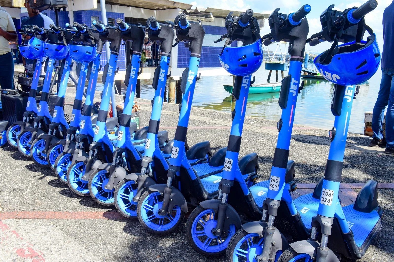 Patinetes elétricos chegam a 1 milhão de viagens em Salvador; mais de 3 mil contas foram bloqueadas