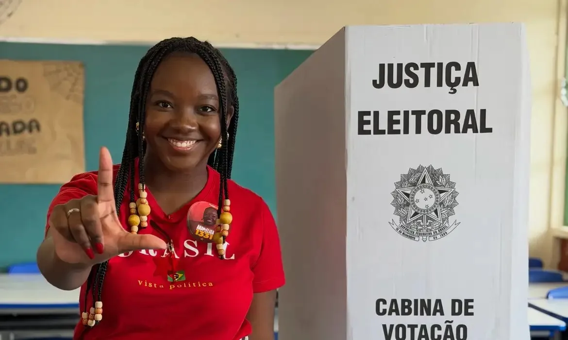 Deputada eleita Ana Elisa, do PT, defende reação de Lula nas redes no 2º turno: “Dá tempo de nós dominarmos