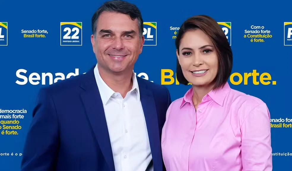 Apresentador aponta Michelle como liderança do bolsonarismo e chama Flávio de “covarde” após fuga do país