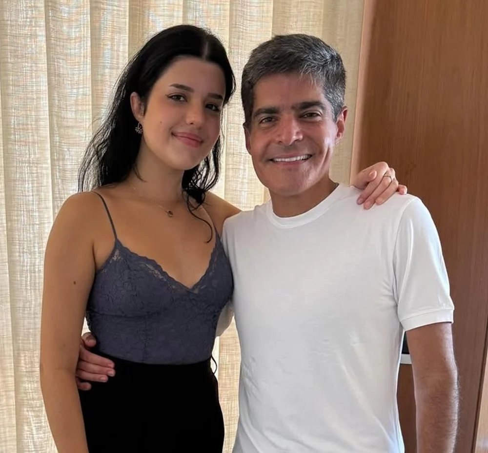 Filha de ACM Neto ironiza rumores sobre viagem do pai após derrotas nas urnas: “Estados Unidos de São Paulo