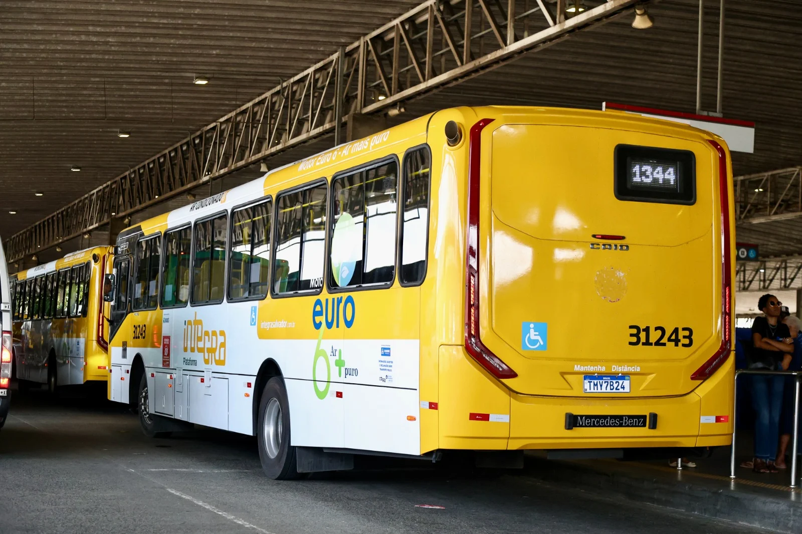Novos ônibus de Salvador começam a circular com ar-condicionado e recebem aprovação de passageiros