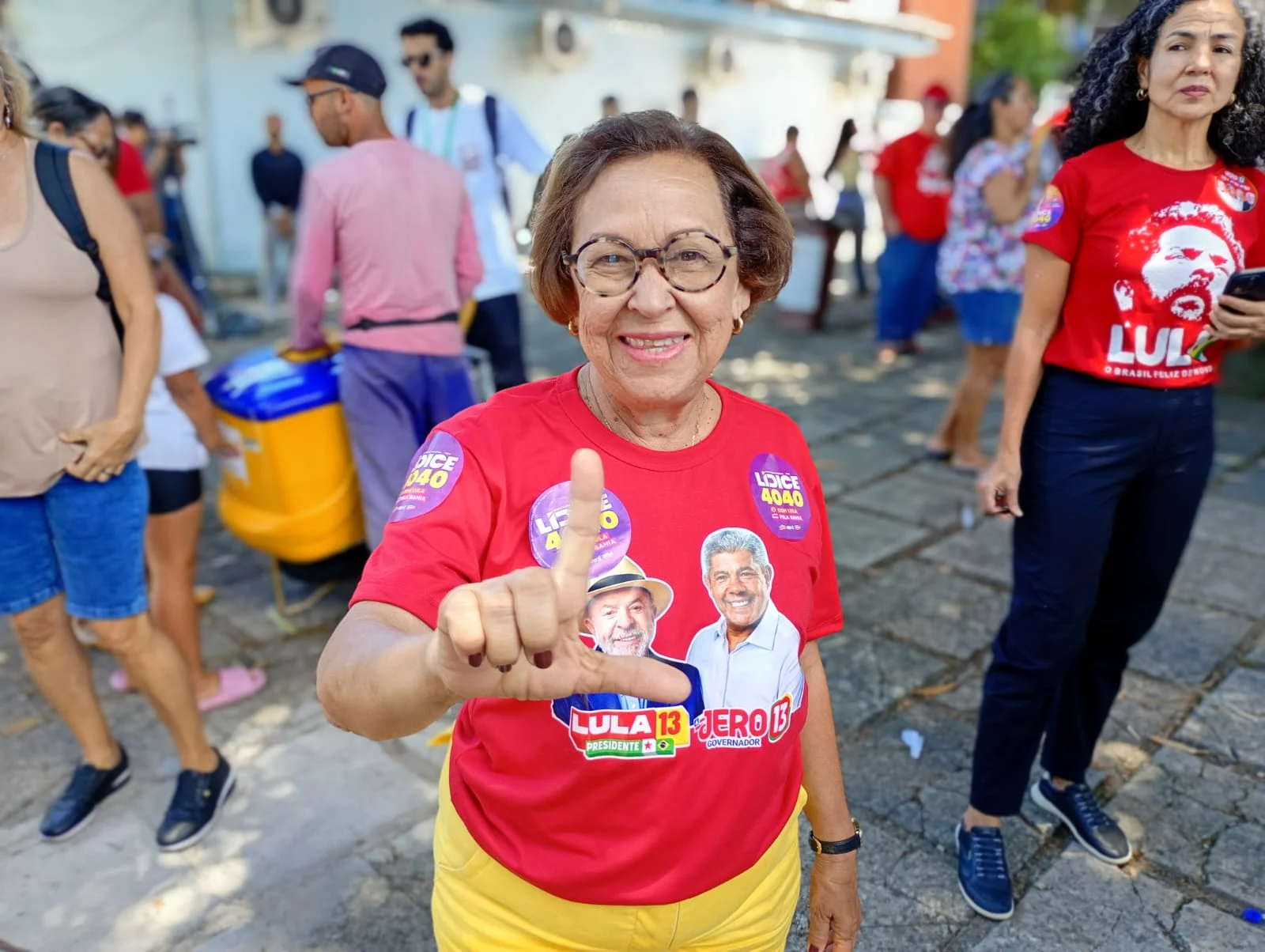 Lídice da Mata diz esperar vitória de Lula e Jerônimo no 1° turno e afirma: “Vamos torcer muito”