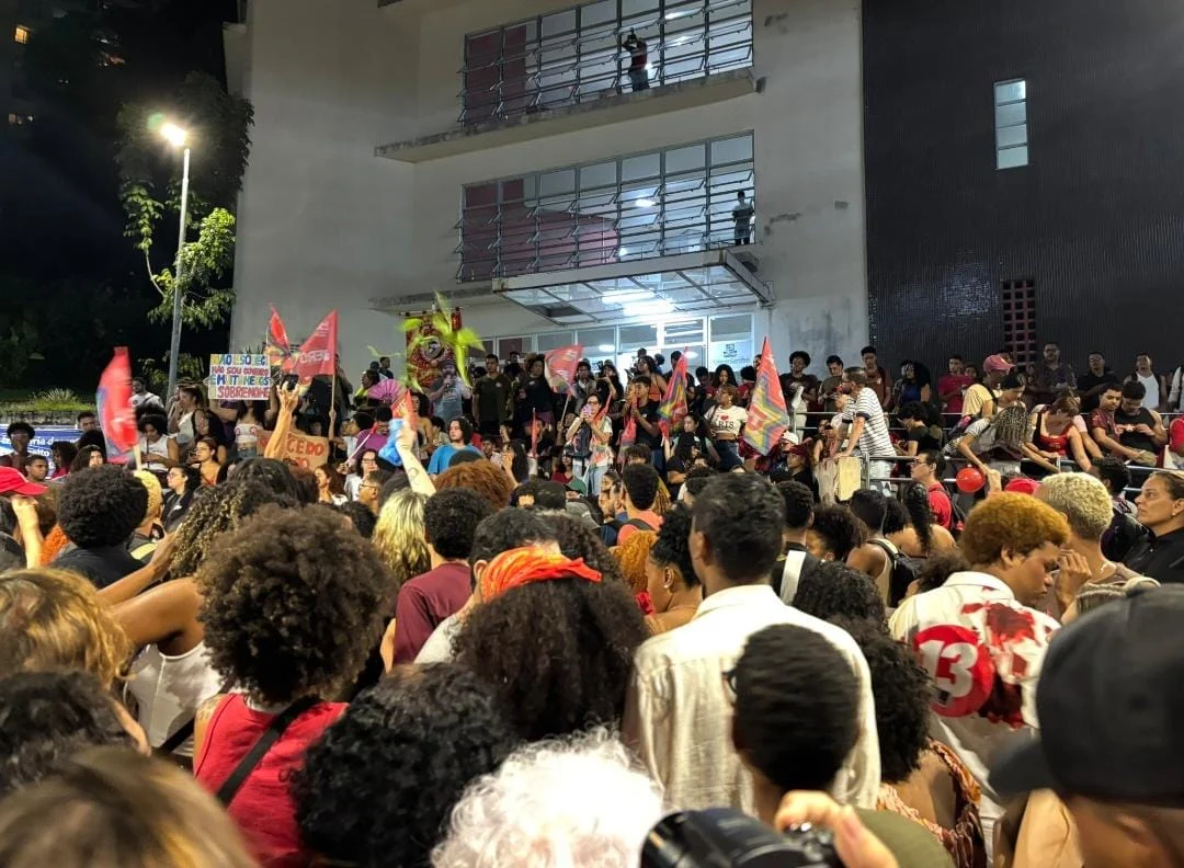 Estudantes vão às ruas em Salvador após convocação de Lula; saiba mais