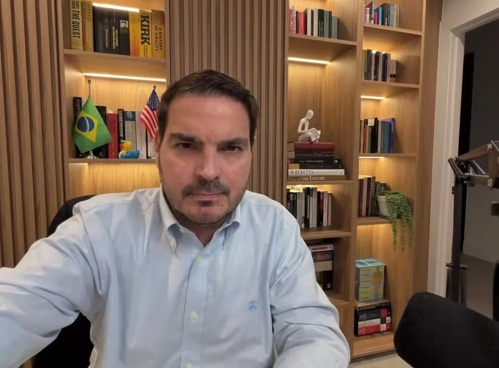 Justiça manda Rodrigo Constantino apagar vídeo em que chama Bahia de “câncer do Brasil” e exige retratação