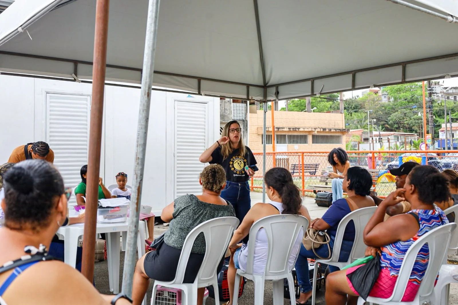 Castramóvel realiza 395 atendimentos gratuitos para cães e gatos em Camaçari