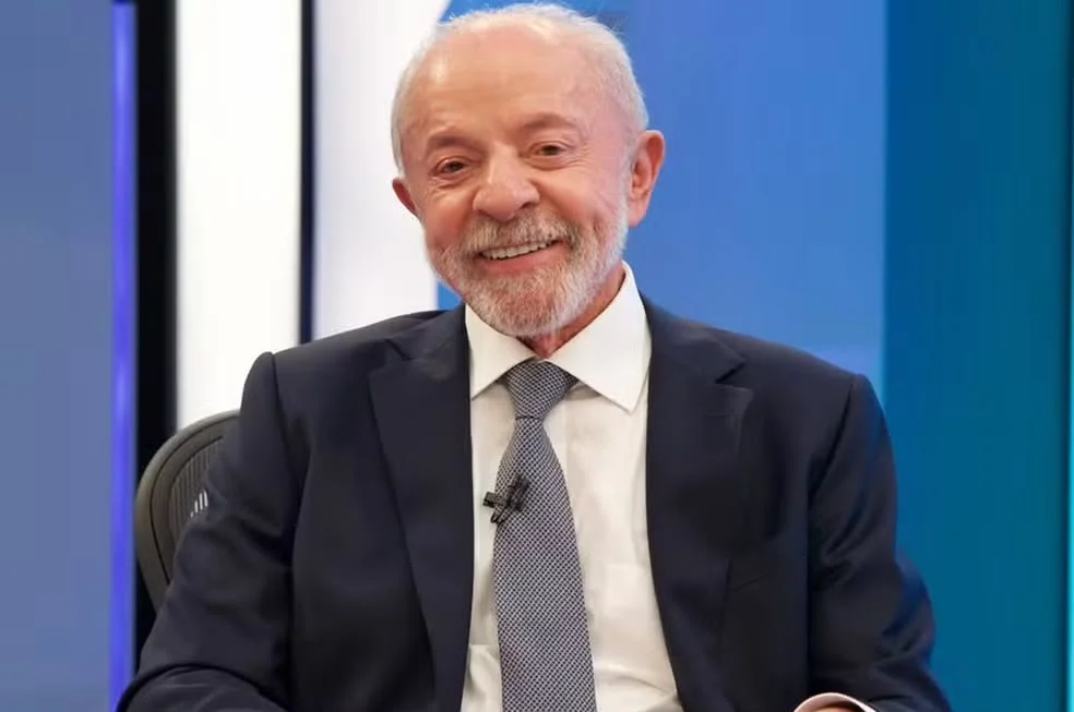 Lula anuncia PEC para garantir transporte público gratuito aos fins de semana em todo o Brasil