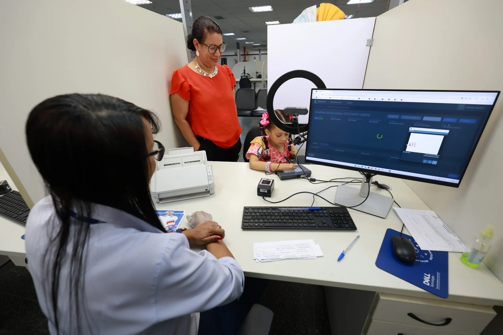 Projeto Pequeno Cidadão facilita emissão de identidade para menores de 18 anos na Bahia