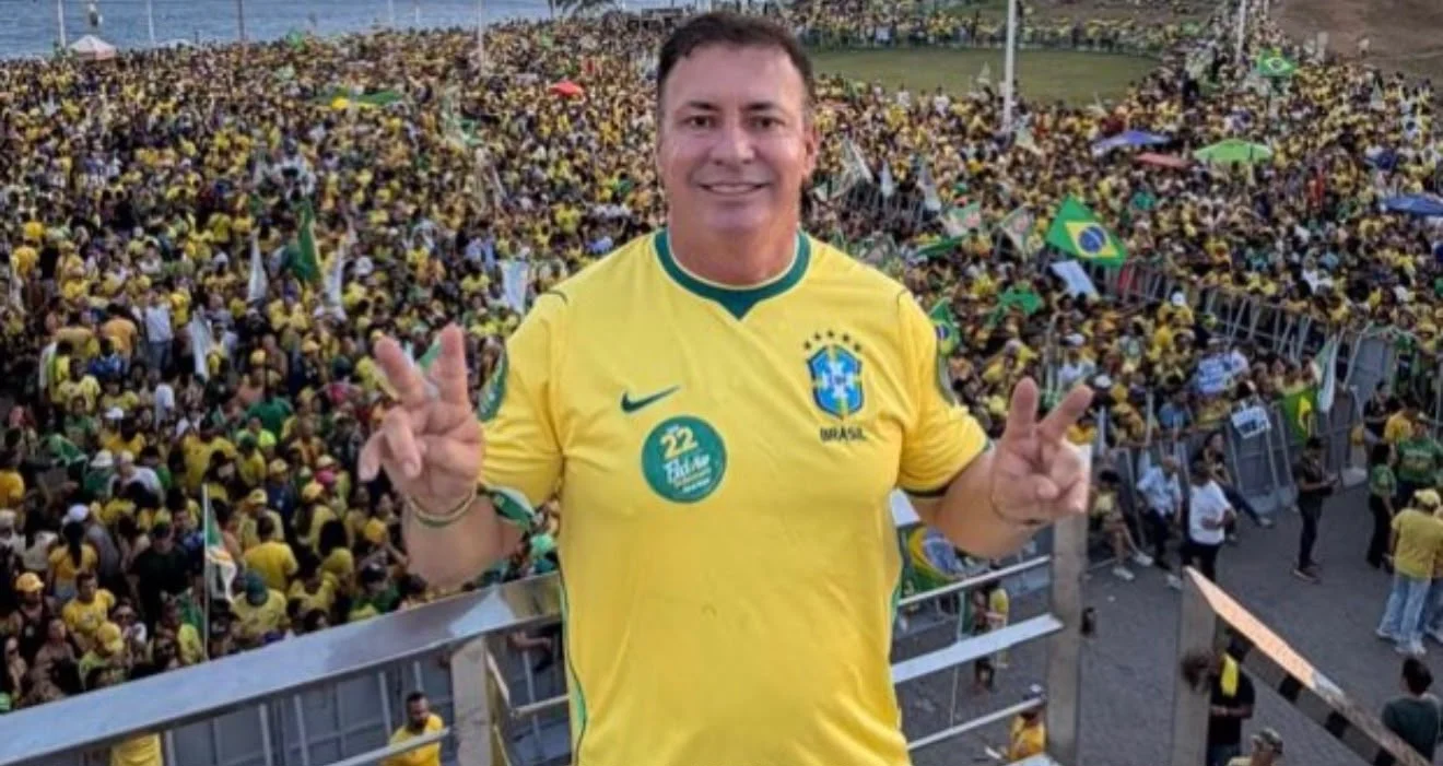 Deputado eleito diz que Flávio Bolsonaro é a melhor escolha para a Bahia e questiona idade de Lula: “Como é que vai governar com mais de 80 anos?”