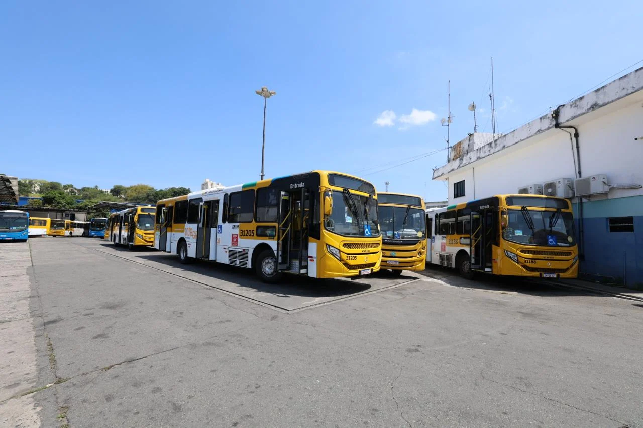 PGE aciona MPF após 944 ônibus serem encontrados parados em Salvador no dia da eleição
