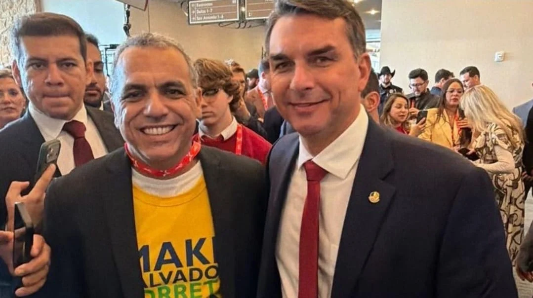 Cezar Leite contesta decisão que barra entrega de título a Flávio Bolsonaro e afirma que irá recorrer: “Temos militância na Justiça da Bahia”