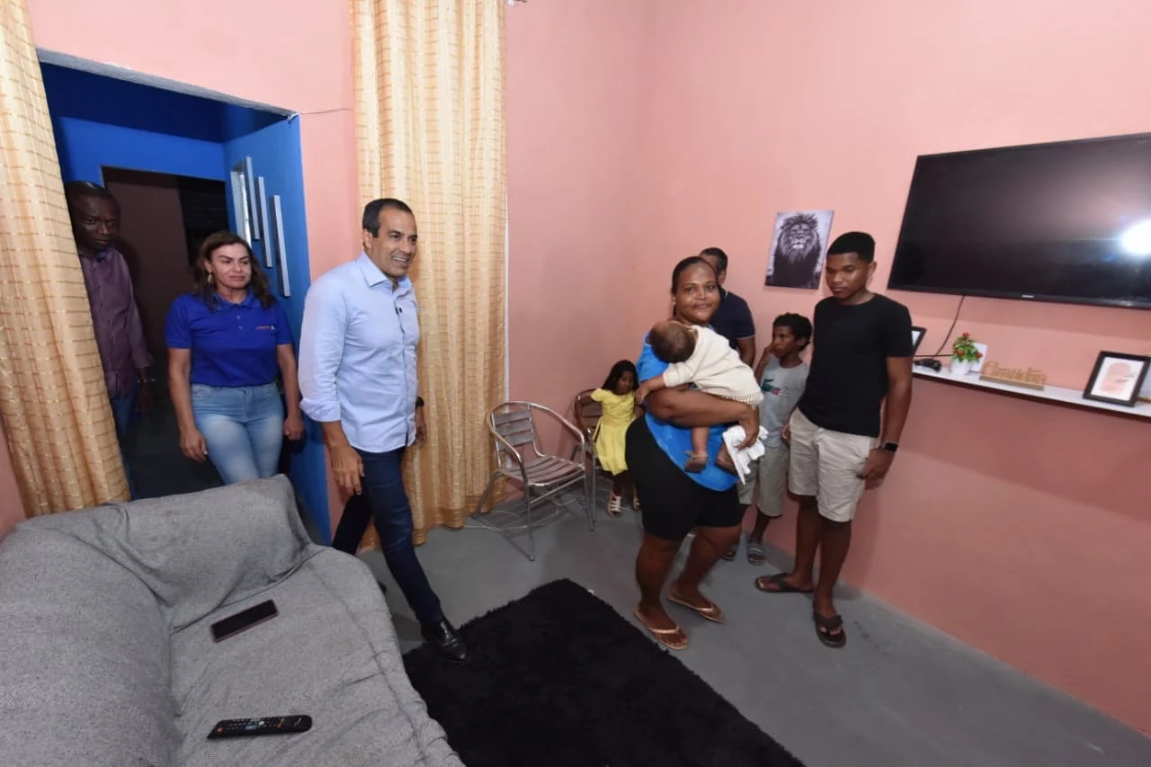 Prefeitura de Salvador entrega 100 casas reformadas em Praia Grande e supera 400 imóveis beneficiados