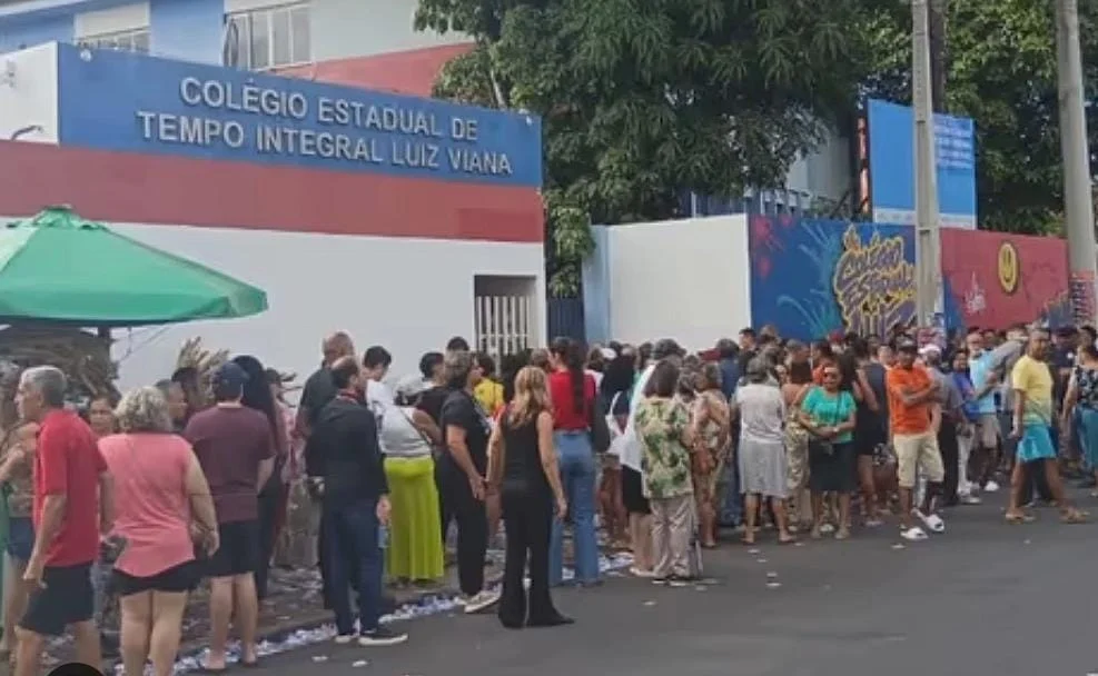Eleitores começam a votar na Bahia neste domingo; seções ficam abertas até 17h