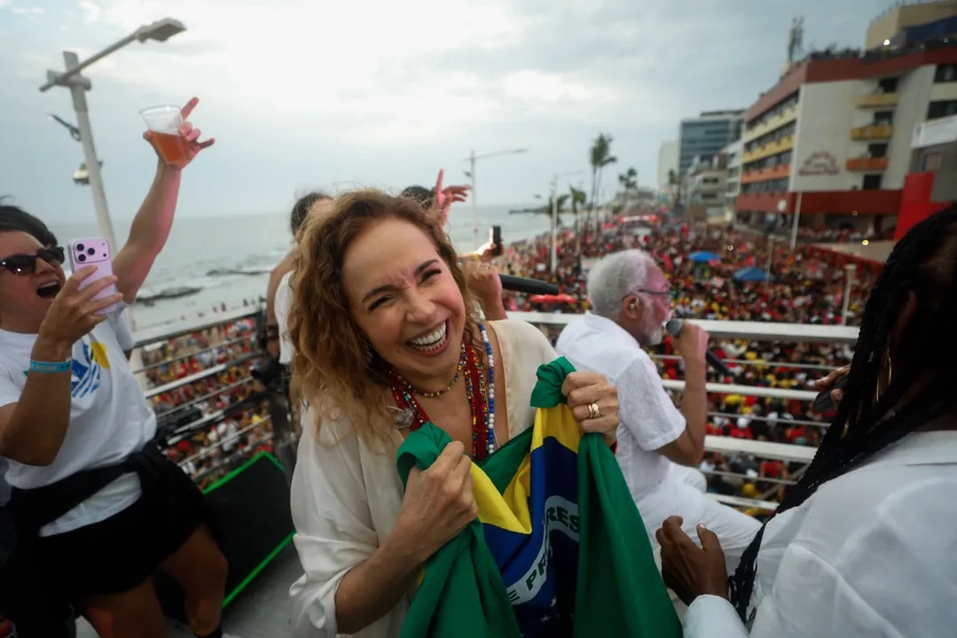 MP eleitoral apura denúncia de Sandro Filho sobre suposto showmício de Daniela Mercury em Salvador