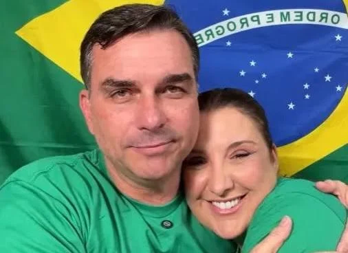 Fim dos concursos? Coordenadora econômica de Flávio Bolsonaro sugere troca de servidores públicos por Inteligência Artificial