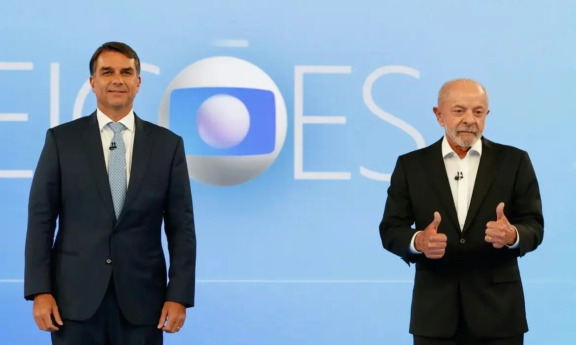 Lula se revolta após ser chamado de “nove dedos” e cobra retratação de Flávio Bolsonaro: “Vai ter que pedir desculpa”