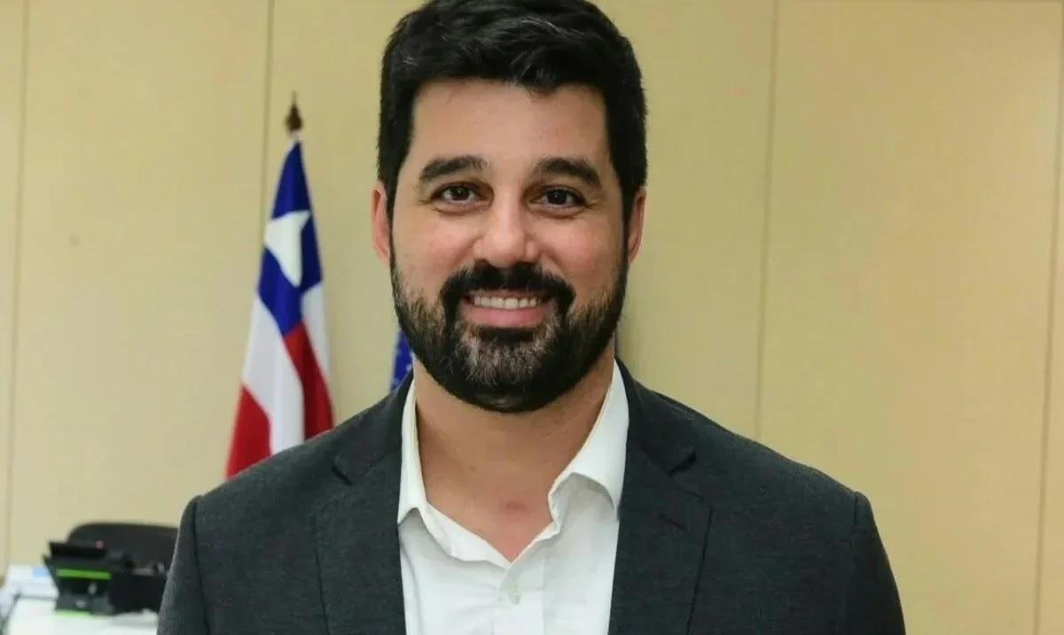 Fórum Nacional de Secretários de Mobilidade Urbana manifesta apoio a Pablo Souza após polêmica com ônibus em Salvador